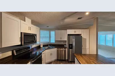 8410 Wagon Wheel Circle, North Fort Myers, FL 33917 - Photo 9