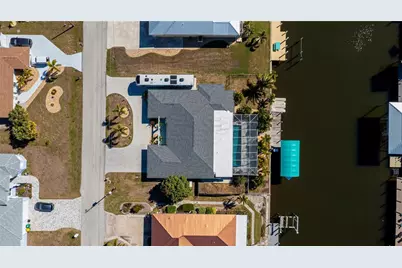 121 Sinclair Street SE, Port Charlotte, FL 33952 - Photo 9