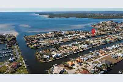 121 Sinclair Street SE, Port Charlotte, FL 33952 - Photo 3
