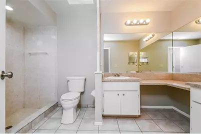 8419 Brandeis Circle E, Sarasota, FL 34243 - Photo 11