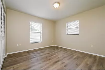 8419 Brandeis Circle E, Sarasota, FL 34243 - Photo 13