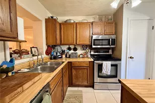 530 Sharon Cir, Port Charlotte, FL 33952 - Photo 3