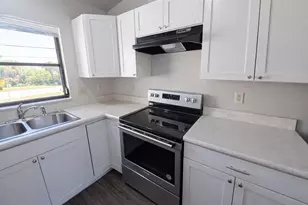 3211 Riverside Dr, Punta Gorda, FL 33950 - Photo 9