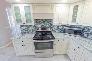 35 Sportsman Ct, Rotonda West, FL 33947 - Photo 17