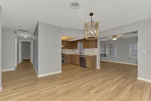 22 Oakland Hills Ct, Rotonda West, FL 33947 - Photo 11