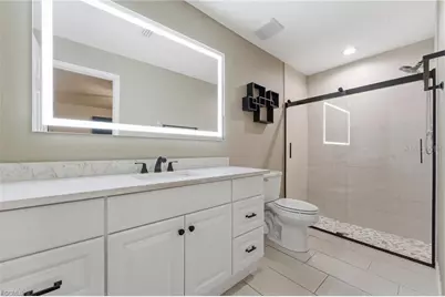 528 SE 5th Place, Cape Coral, FL 33990 - Photo 11