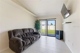 528 SE 5th Pl, Cape Coral, FL 33990 - Photo 23