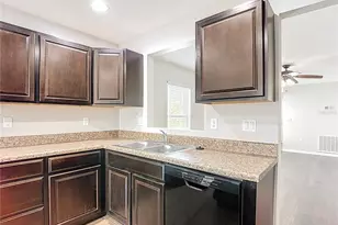 13221 Waterford Castle Dr, Dade City, FL 33525 - Photo 15