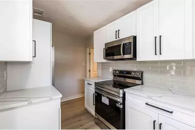 5104 N 15th Street, Tampa, FL 33610 - Photo 9