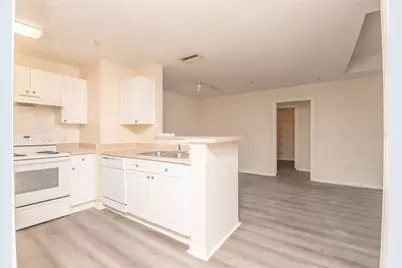 18001 Richmond Place Drive #834, Tampa, FL 33647 - Photo 5