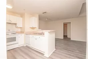 18001 Richmond Pl Dr, Tampa, FL 33647 - Photo 5