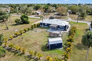 410 E Henry St, Punta Gorda, FL 33950 - Photo 3