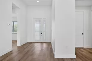 107 Bebb Ct, Rotonda West, FL 33947 - Photo 3