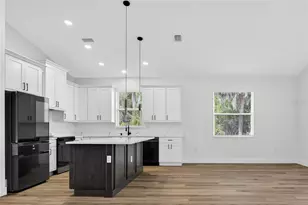 107 Bebb Ct, Rotonda West, FL 33947 - Photo 9