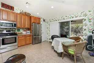 13136 SW Pembroke Cir N, Lake Suzy, FL 34269 - Photo 11