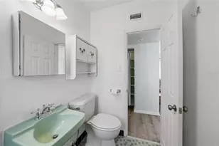 731 Palmetto Dr NE, Port Charlotte, FL 33952 - Photo 11