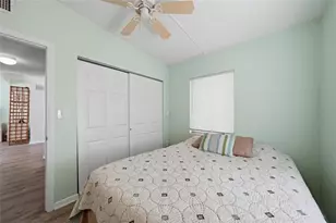 731 Palmetto Dr NE, Port Charlotte, FL 33952 - Photo 9