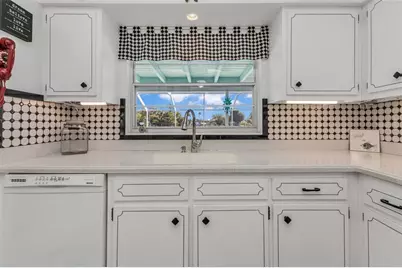 137 Bedford Drive NE, Port Charlotte, FL 33952 - Photo 15