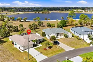 44 Sportsman Ln, Rotonda West, FL 33947 - Photo 3