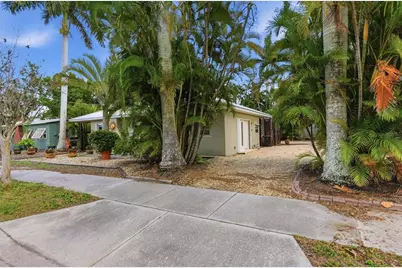 521 W Olympia Avenue, Punta Gorda, FL 33950 - Photo 3