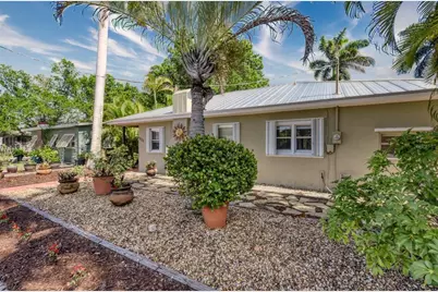 521 W Olympia Avenue, Punta Gorda, FL 33950 - Photo 9