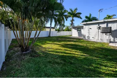 927 W Olympia Avenue, Punta Gorda, FL 33950 - Photo 3