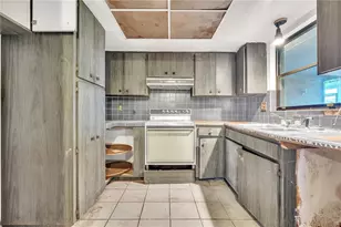 440 Monza Ave, North Port, FL 34287 - Photo 21