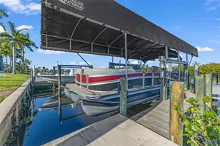 138 Colonial St SW, Port Charlotte, FL 33952 - Photo 7