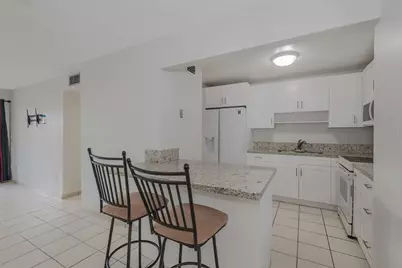 9150 Fontainebleau Blvd, Miami, FL 33174 - Photo 9