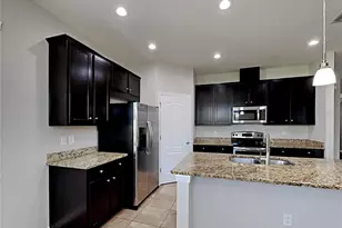 7226 Lumber Port Dr, Ruskin, FL 33573 - Photo 5