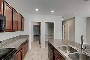 15320 Broad Brush Dr, Ruskin, FL 33573 - Photo 7