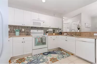 2705 SW 11th Place, Cape Coral, FL 33914 - Photo 9