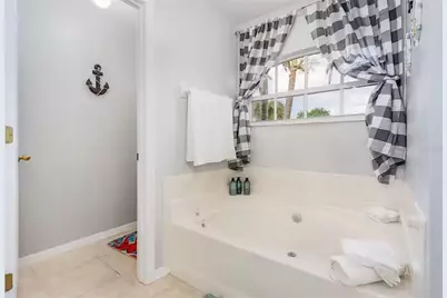 2705 SW 11th Place, Cape Coral, FL 33914 - Photo 13