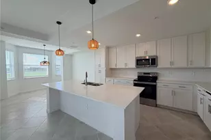 17560 Opal Sand Dr, Venice, FL 34293 - Photo 3