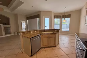 132 Amora Ave, Venice, FL 34285 - Photo 5