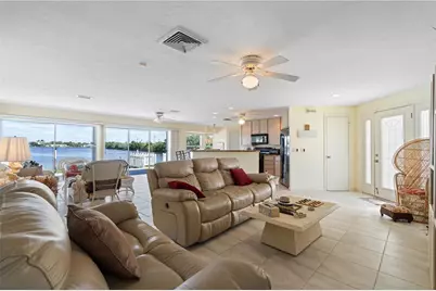 109 W Tarpon Boulevard NW, Port Charlotte, FL 33952 - Photo 3