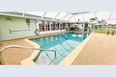 392 E Tarpon Boulevard NW, Port Charlotte, FL 33952 - Photo 5