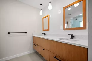 801 Pinellas Point Dr S, Saint Petersburg, FL 33705 - Photo 19