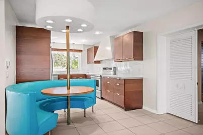 801 Pinellas Point Drive S, Saint Petersburg, FL 33705 - Photo 1