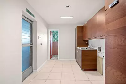 801 Pinellas Point Drive S, Saint Petersburg, FL 33705 - Photo 11