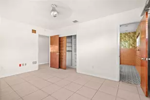 801 Pinellas Point Dr S, Saint Petersburg, FL 33705 - Photo 11