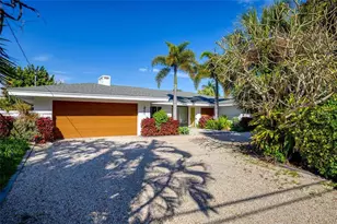 801 Pinellas Point Dr S, Saint Petersburg, FL 33705 - Photo 1