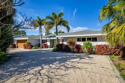 801 Pinellas Point Drive S, Saint Petersburg, FL 33705 - Photo 1