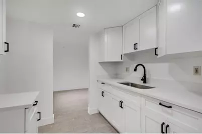 2366 E Mall Drive #101, Fort Myers, FL 33901 - Photo 5