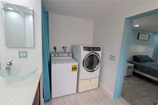 1212 Pineland Ave, Venice, FL 34285 - Photo 25