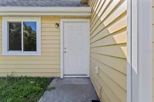 1013 Country Club Blvd, Cape Coral, FL 33990 - Photo 23