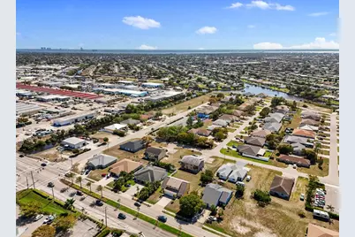 1013 Country Club Boulevard #1101, Cape Coral, FL 33990 - Photo 47