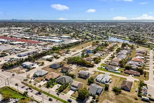 1013 Country Club Blvd, Cape Coral, FL 33990 - Photo 47