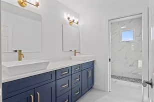 1013 Country Club Blvd, Cape Coral, FL 33990 - Photo 13