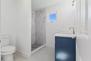 1013 Country Club Blvd, Cape Coral, FL 33990 - Photo 15